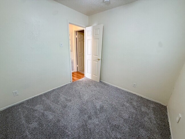 Building Photo - 4047 Indian Sunrise