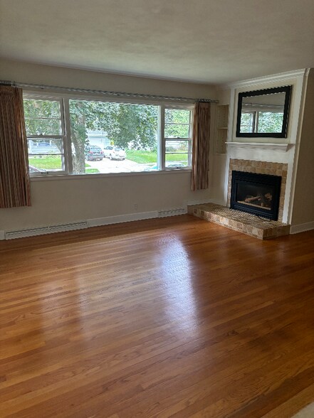 Building Photo - 434 Mineau Pkwy