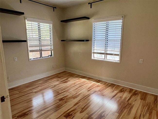 Building Photo - 412 W Croslin St