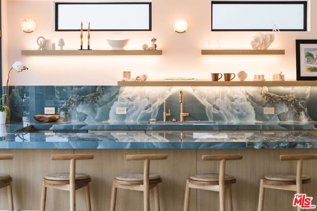 Building Photo - 606 N Ardmore Ave