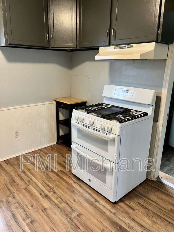 Building Photo - 19770 Kern Rd