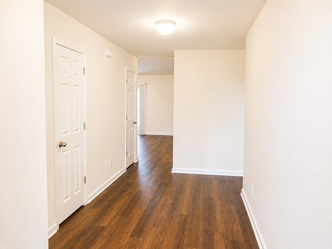 Building Photo - 24 Miller Park Cir