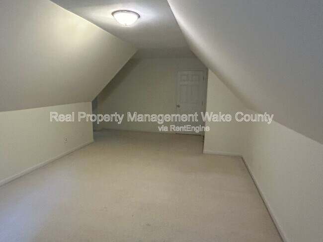 Building Photo - 106 Oak Spring Ct