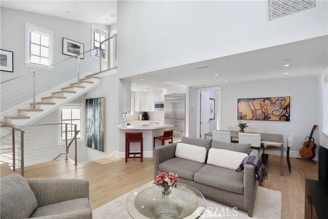 Building Photo - 715 Marigold Ave