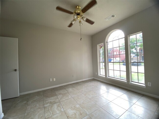 Building Photo - 15922 Williwaw Dr