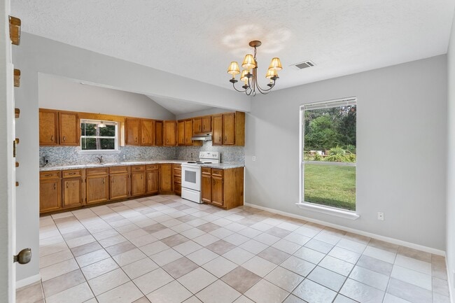 Building Photo - 14519 Oakleaf Dr