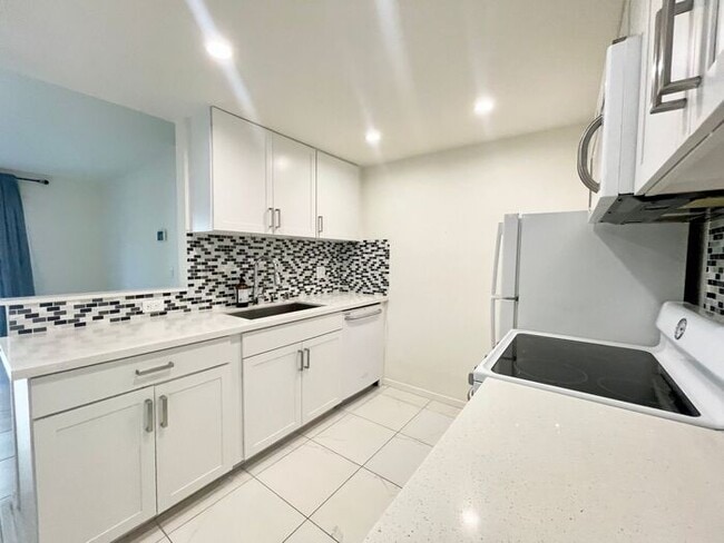 Building Photo - 1 Bedroom / 1 Bath Charming Condo in Missi...