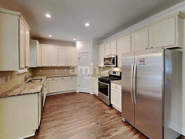 Building Photo - 514 Crestmont Ln