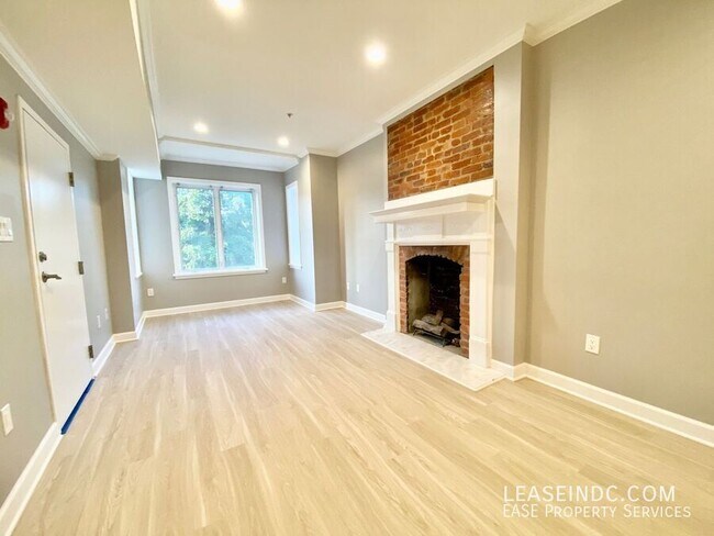 Building Photo - 1441 Clifton St NW
