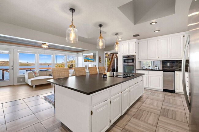 Building Photo - 9063 Mundell Rd