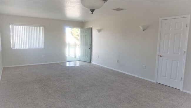 Building Photo - 4410 Buena Loma Way