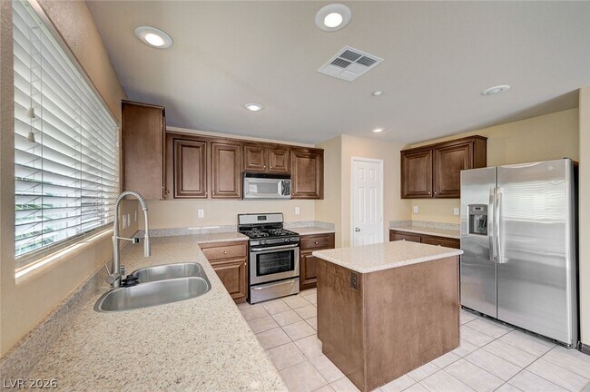 Building Photo - 7333 Camden Pine Ave