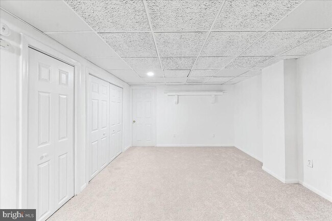 Building Photo - 5205 Westbrook Dr