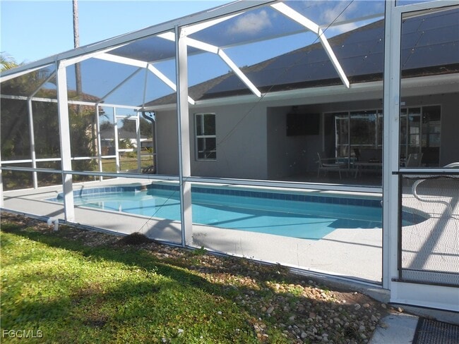 Building Photo - 601 Clayton Ave