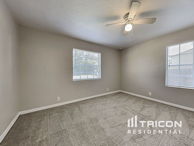 Building Photo - 2144 23rd Ave N