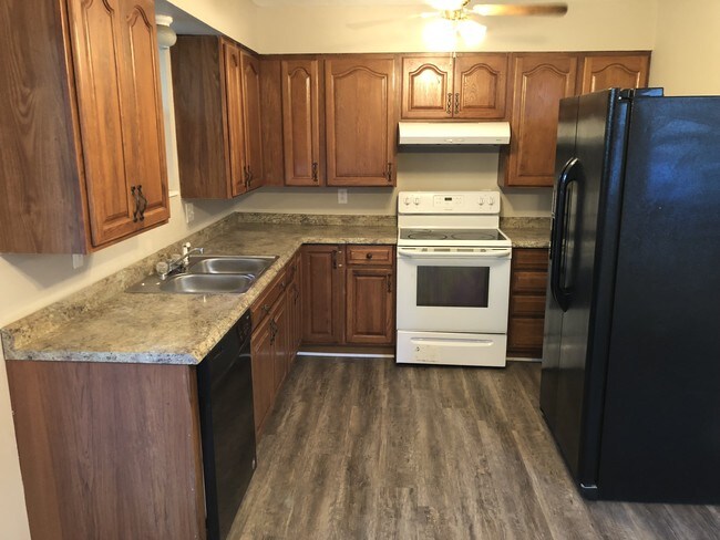 kitchen - 3087 Meadowview Dr