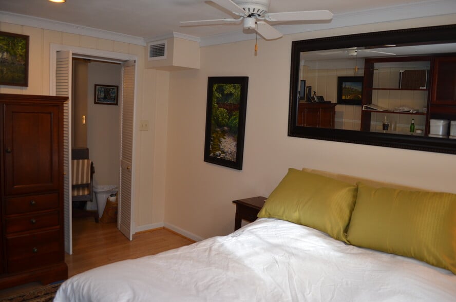so calledd Master bedroom - 407 Summers Dr