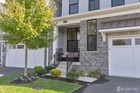 Building Photo - 29 Beachwood Dr