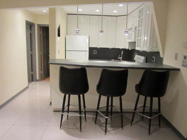 Building Photo - 7610 W Grand Ave