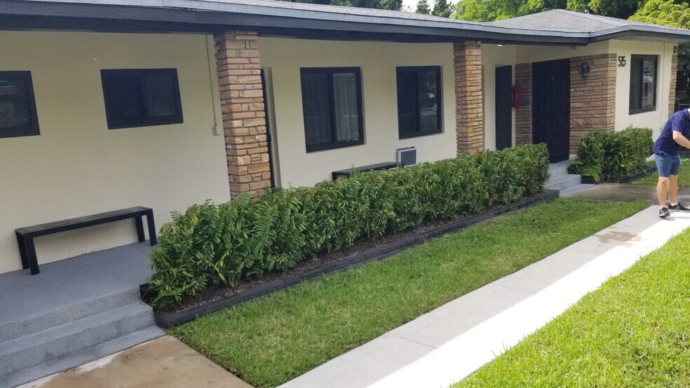 Building Photo - 1952 Madison St