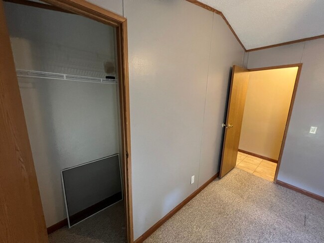 Building Photo - 3 Bedroom 2 Bath Updated Mobile Home with ...