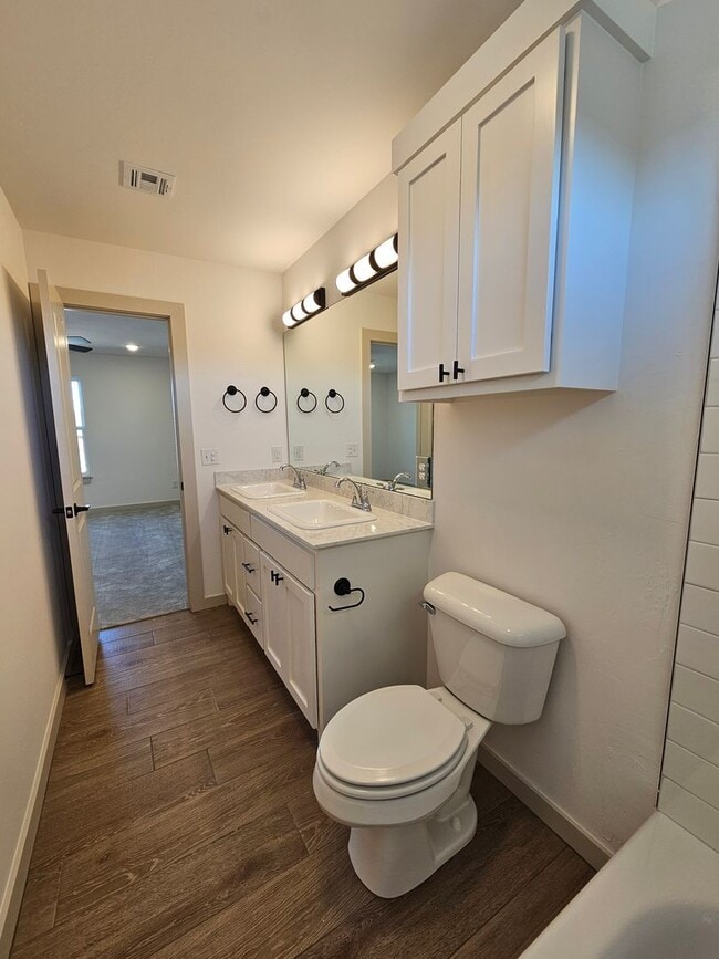 Building Photo - (3) Bed/(2.5) Bath Townhome Avail NOW! New Construction!