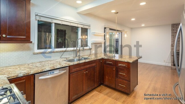Building Photo - 3226 Gardendale Dr