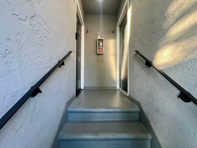 Building Photo - Renovated 2-bedroom, 1-bath Unit