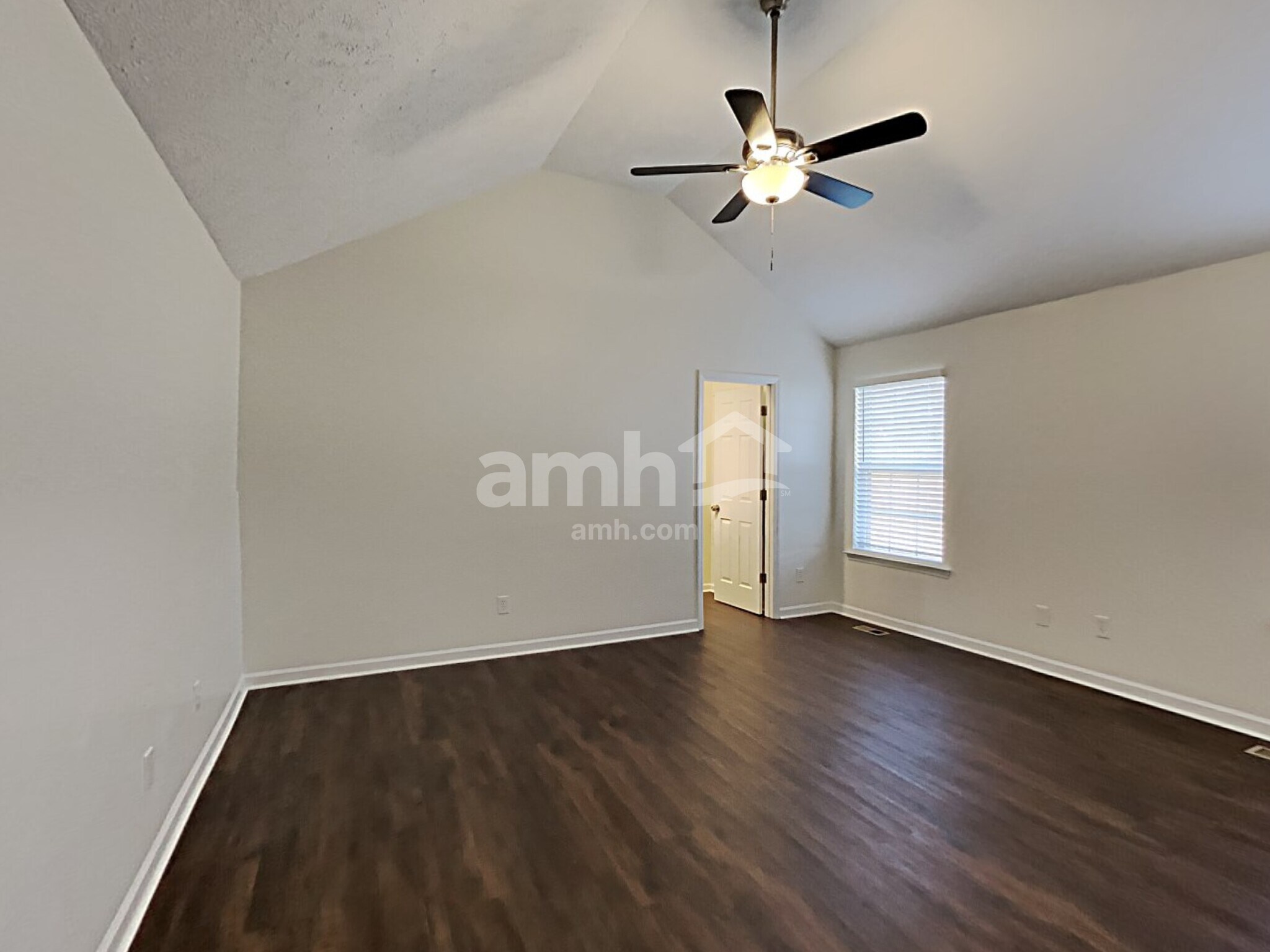 Building Photo - 2219 Brick Way