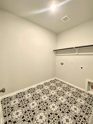 Building Photo - 615 Metallic Tree Ln