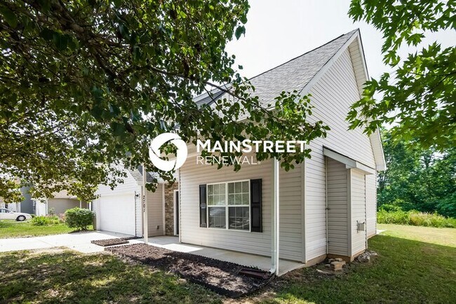 Building Photo - 3 Bedroom Pet-Friendly Home in Gastonia, NC with Main Street Renewal