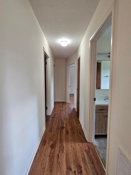Building Photo - 303 S Germantown Rd
