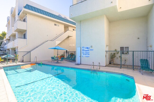Building Photo - 13030 Valleyheart Dr