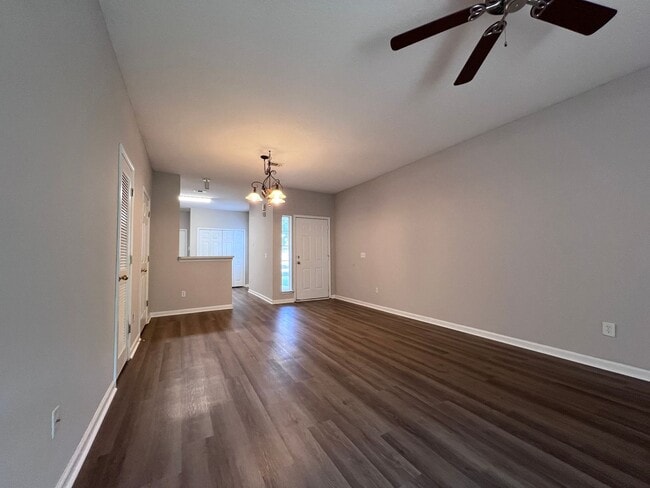 Building Photo - End Unit in Gables at Wingfield - Priced t...