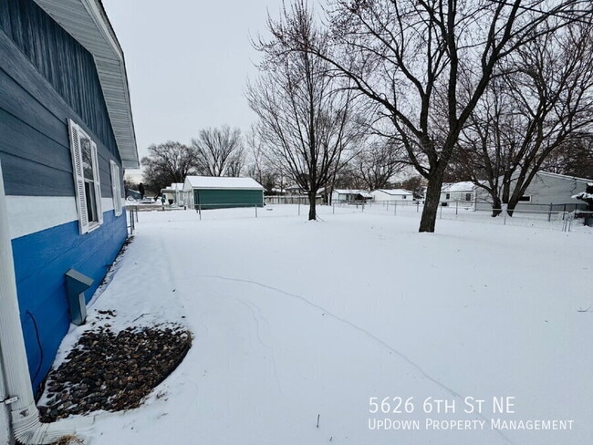 Building Photo - 5626 6th St NE