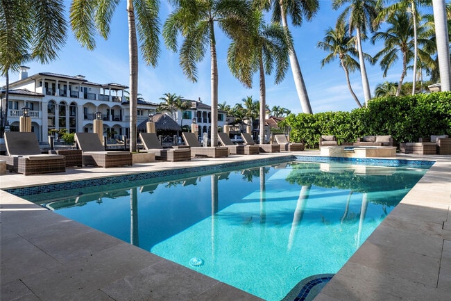 Building Photo - 2430 Castilla Isle