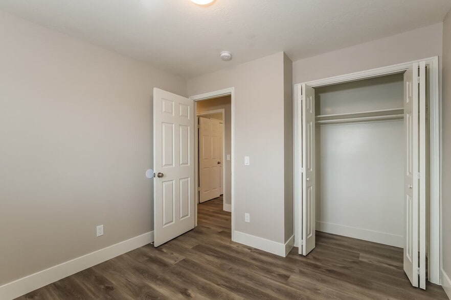 Building Photo - 6873 S 3235 W