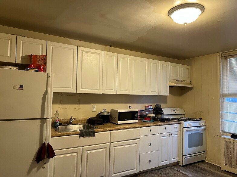 Building Photo - 3219 McElderry St