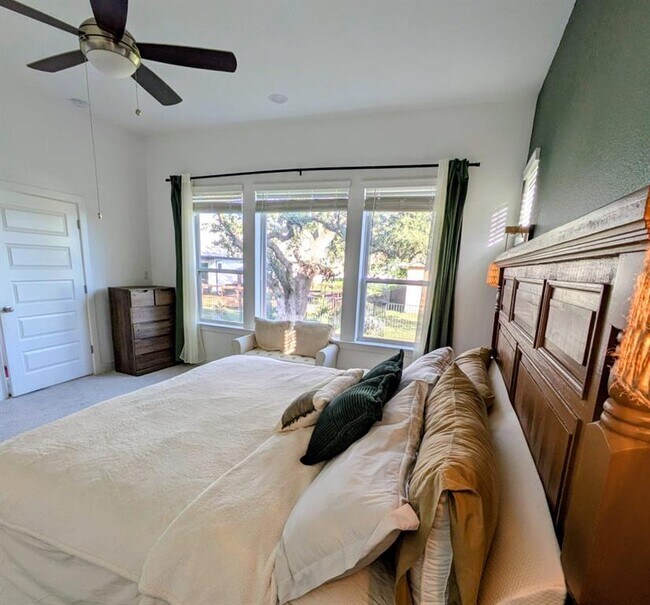 Building Photo - 109 Monterey Oak Trl
