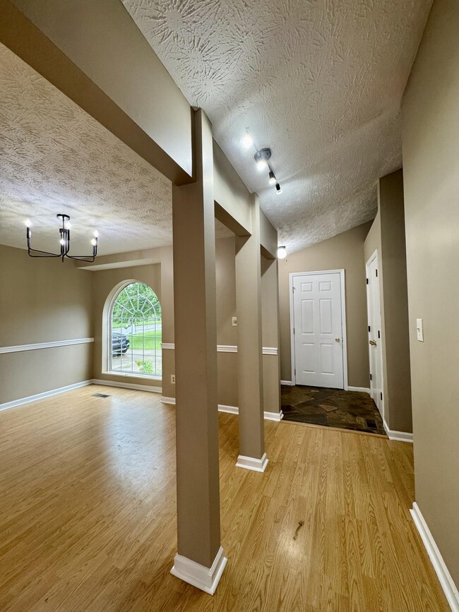 Building Photo - 500 Orchard Dr
