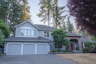 Building Photo - 5Bd/2.75Ba Mercer Island House
