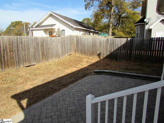 Building Photo - 304 Green Ave