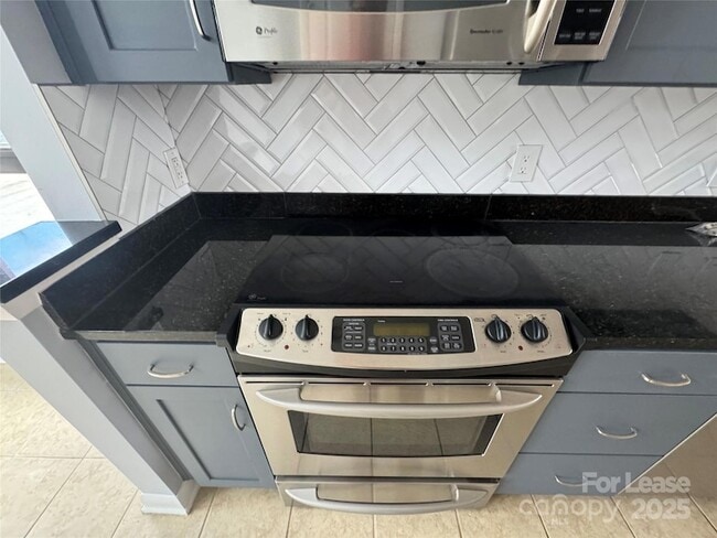 Building Photo - 559 New Bern Station Ct