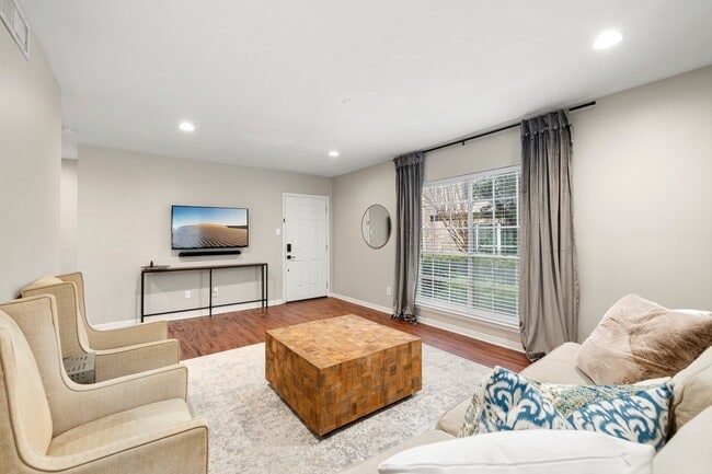 Building Photo - 1809 Stoney Brook Dr