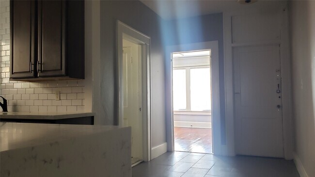 Building Photo - 3717 Audubon Pl