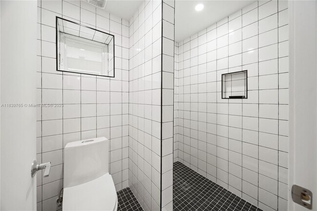 Building Photo - 3435 NW 9th Ct