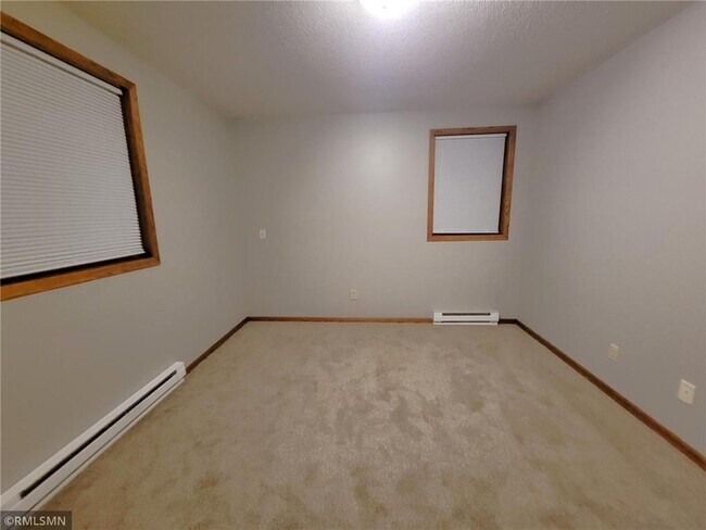 Building Photo - 710 Hillcrest St