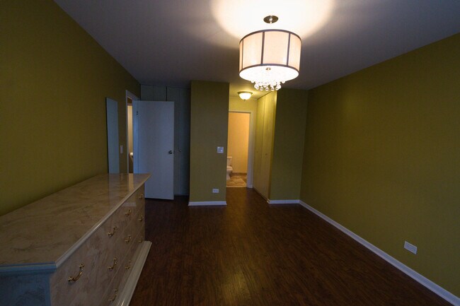 Building Photo - 2811 Hobson Rd