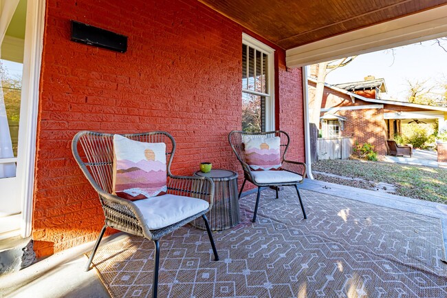 Building Photo - Rare historic East Nashville bungalow for rent; 4 Beds 3 Baths, 1,806 SqFt, fenced yard