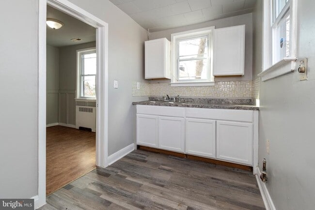 Building Photo - 6116 Moyer Ave
